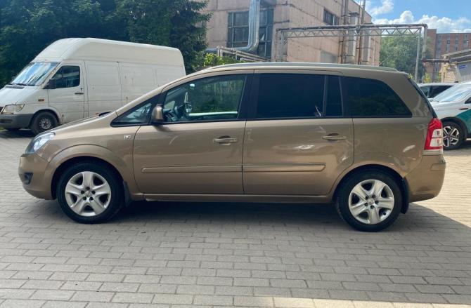 Opel Zafira B Рестайлинг с пробегом 2013 года, цена 699 000 рублей, 248400 км, минивэн, Автокод Объявления