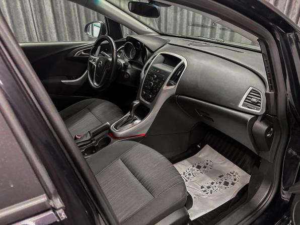 Opel Astra J с пробегом 2011 года, цена 650 000 рублей, 158322 км, хэтчбек, Автокод Объявления