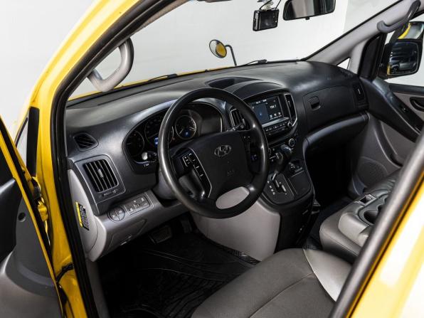 Hyundai Grand Starex I Рестайлинг 2 с пробегом 2018 года, цена 2 659 000 рублей, 223154 км, минивэн, Автокод Объявления