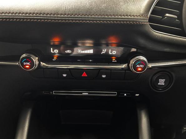 Mazda 3 IV (BP) с пробегом 2019 года, цена 1 612 000 рублей, 137464 км, хэтчбек, Автокод Объявления