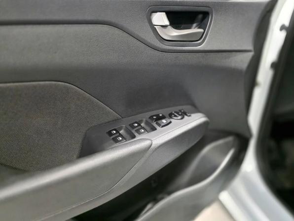 Hyundai Solaris II с пробегом 2019 года, цена 1 299 000 рублей, 147000 км, седан, Автокод Объявления