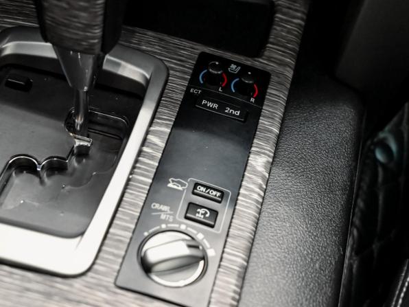 Toyota Land Cruiser 200 Series Рестайлинг 1 с пробегом 2014 года, цена 3 860 000 рублей, 283888 км, внедорожник, Автокод Объявления