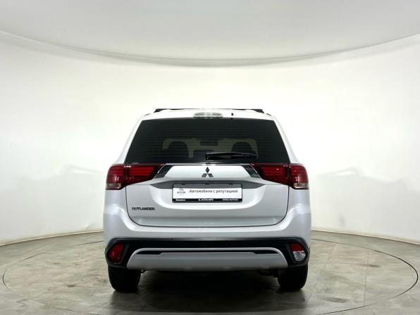 Mitsubishi Outlander III Рестайлинг 3 с пробегом 2020 года, цена 2 135 000 рублей, 88000 км, внедорожник, Автокод Объявления