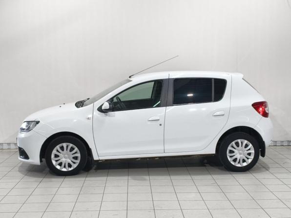 Renault Sandero II с пробегом 2015 года, цена 635 000 рублей, 212288 км, хэтчбек, Автокод Объявления