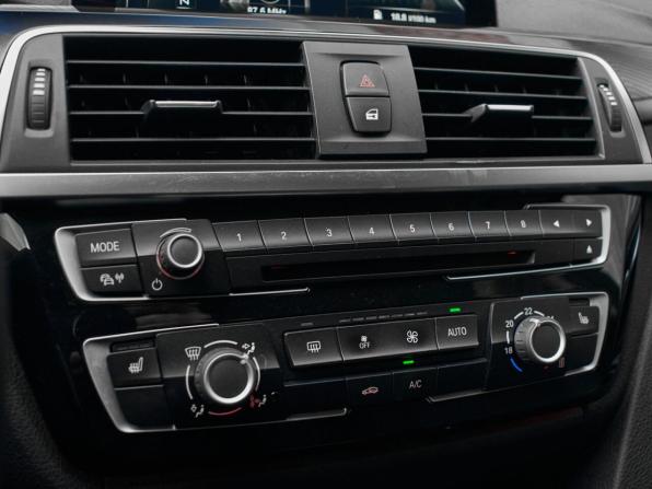BMW 3 серии VI (F3x) Рестайлинг с пробегом 2017 года, цена 2 060 000 рублей, 180032 км, седан, Автокод Объявления