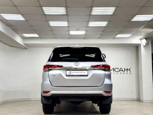 Toyota Fortuner II Рестайлинг с пробегом 2022 года, цена 4 950 000 рублей, 738 км, внедорожник, Автокод Объявления