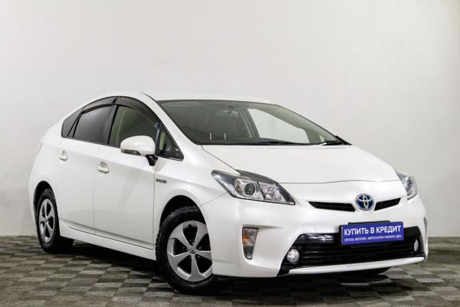 Toyota Prius III Рестайлинг (XW30) с пробегом 2015 года, цена 1 519 000 рублей, 150611 км, лифтбек, Автокод Объявления