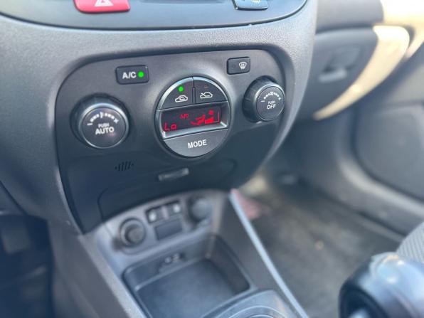 Kia Rio II Рестайлинг с пробегом 2011 года, цена 649 000 рублей, 122195 км, хэтчбек, Автокод Объявления