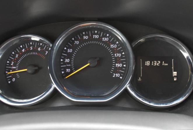 Renault Logan II Рестайлинг с пробегом 2019 года, цена 930 000 рублей, 181321 км, седан, Автокод Объявления