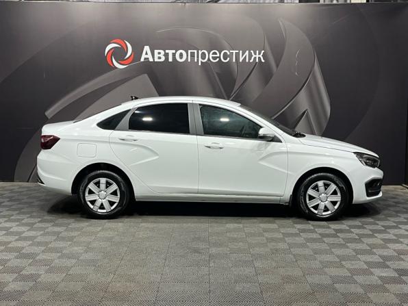 Lada (ВАЗ) Vesta I Рестайлинг (NG) с пробегом 2024 года, цена 1 010 000 рублей, 54000 км, седан, Автокод Объявления