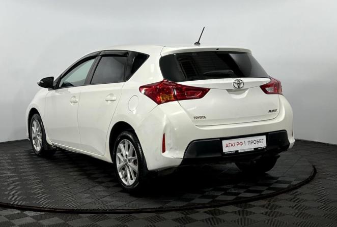 Toyota Auris II с пробегом 2013 года, цена 990 000 рублей, 236949 км, хэтчбек, Автокод Объявления