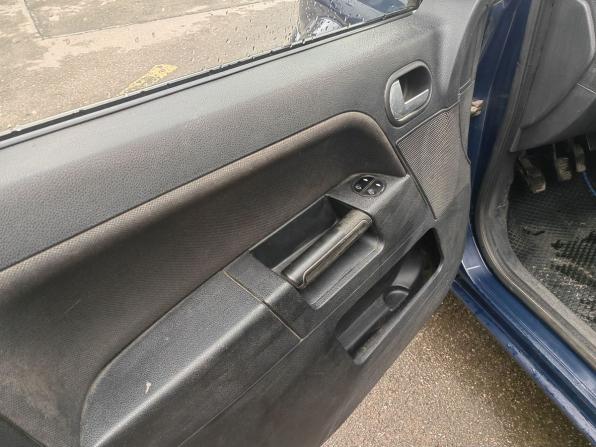 Ford Fusion I Рестайлинг с пробегом 2008 года, цена 420 000 рублей, 131984 км, хэтчбек, Автокод Объявления