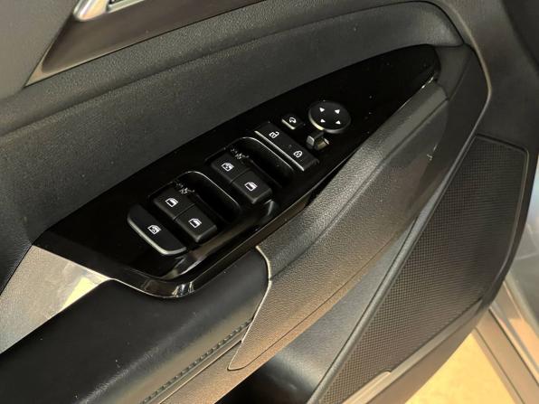 Kia Sportage V с пробегом 2023 года, цена 3 230 000 рублей, 61855 км, внедорожник, Автокод Объявления