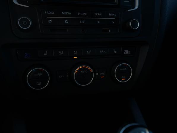 Volkswagen Jetta VI Рестайлинг с пробегом 2016 года, цена 850 000 рублей, 247031 км, седан, Автокод Объявления