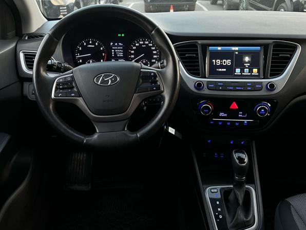 Hyundai Solaris II с пробегом 2017 года, цена 1 449 000 рублей, 96029 км, седан, Автокод Объявления