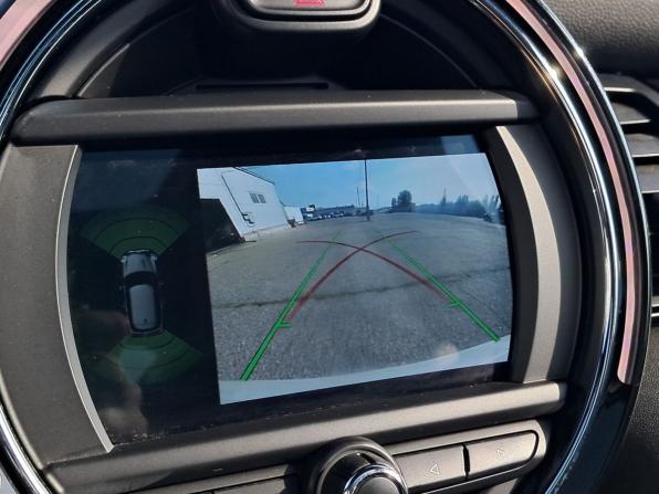 Mini Hatch III (F55/F56) Рестайлинг с пробегом 2021 года, цена 2 920 000 рублей, 69686 км, хэтчбек, Автокод Объявления