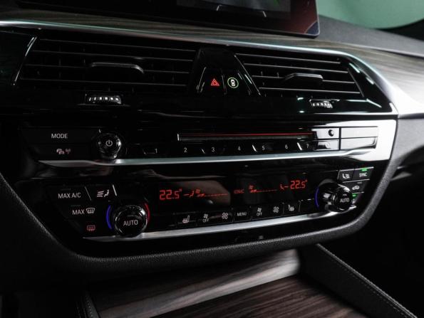 BMW 5 серии VII (G30/G31/G38) с пробегом 2018 года, цена 4 399 000 рублей, 116192 км, универсал, Автокод Объявления
