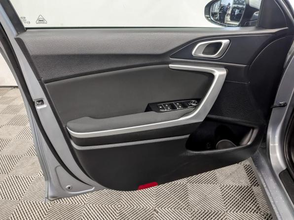 Kia Ceed III с пробегом 2020 года, цена 1 890 000 рублей, 91490 км, универсал, Автокод Объявления