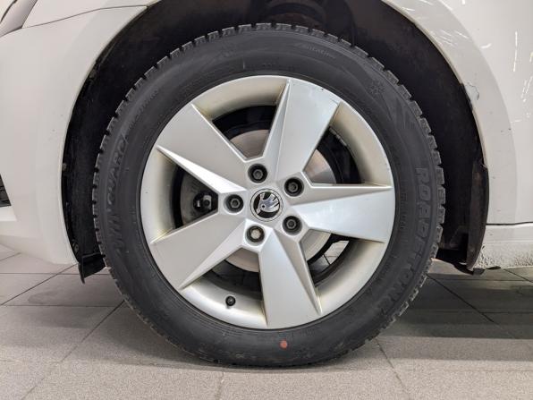 Skoda Octavia III (A7) Рестайлинг с пробегом 2017 года, цена 1 415 000 рублей, 206189 км, универсал, Автокод Объявления