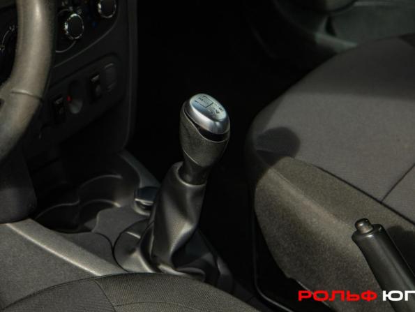Renault Logan II Рестайлинг с пробегом 2021 года, цена 913 000 рублей, 206086 км, седан, Автокод Объявления