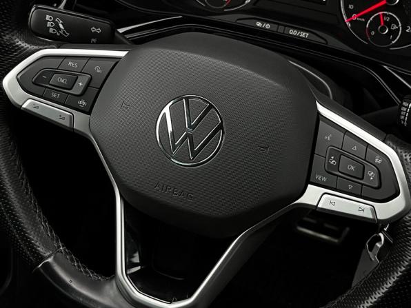 Volkswagen Polo VI с пробегом 2021 года, цена 1 722 600 рублей, 84047 км, лифтбек, Автокод Объявления