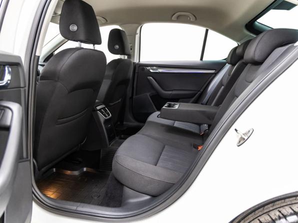 Skoda Octavia III (A7) Рестайлинг с пробегом 2020 года, цена 1 938 000 рублей, 157722 км, лифтбек, Автокод Объявления