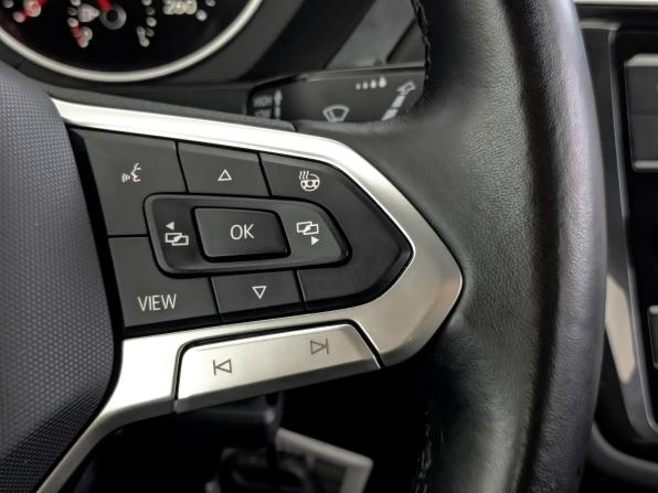 Volkswagen Tiguan II Рестайлинг с пробегом 2021 года, цена 2 640 000 рублей, 59202 км, внедорожник, Автокод Объявления
