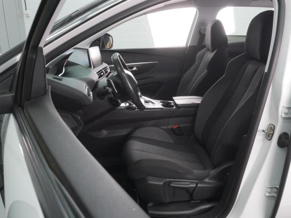 Peugeot 3008 II с пробегом 2017 года, цена 1 749 000 рублей, 81476 км, внедорожник, Автокод Объявления