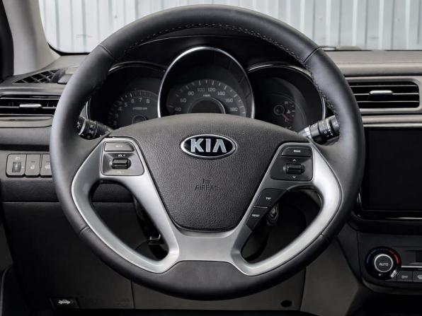 Kia Rio III Рестайлинг с пробегом 2016 года, цена 977 000 рублей, 175950 км, седан, Автокод Объявления