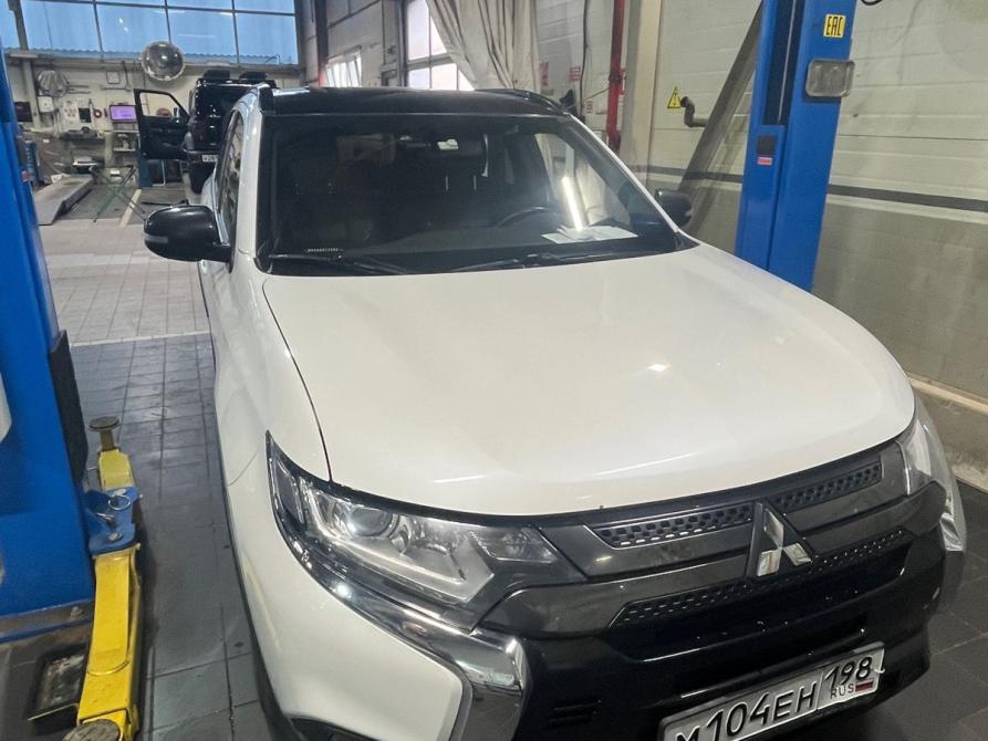 Mitsubishi Outlander III Рестайлинг 3 Санкт-Петербург  - изображение 3