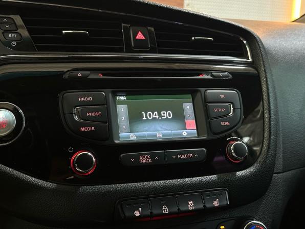 Kia Ceed II Рестайлинг с пробегом 2015 года, цена 1 249 000 рублей, 193225 км, хэтчбек, Автокод Объявления