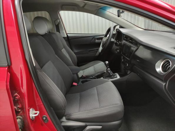 Toyota Auris II с пробегом 2013 года, цена 885 000 рублей, 205000 км, хэтчбек, Автокод Объявления