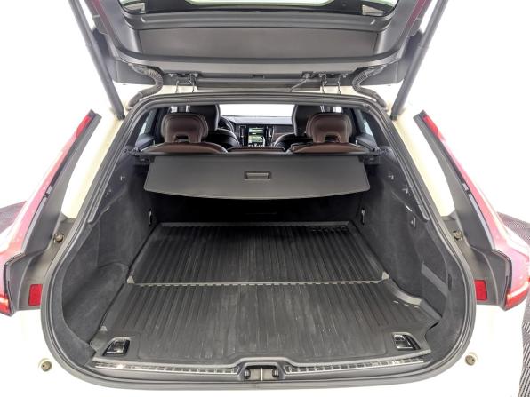 Volvo V90 Cross Country I Рестайлинг с пробегом 2021 года, цена 4 400 000 рублей, 75544 км, универсал, Автокод Объявления