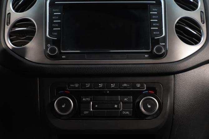 Volkswagen Tiguan I с пробегом 2011 года, цена 1 299 000 рублей, 129000 км, внедорожник, Автокод Объявления