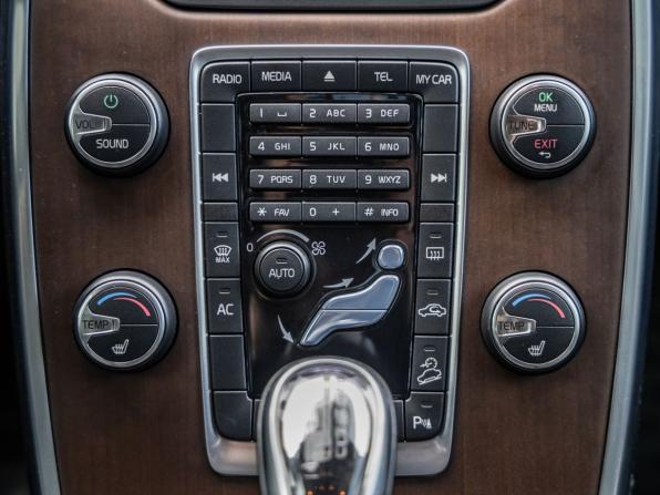 Volvo XC70 II с пробегом 2012 года, цена 1 378 000 рублей, 299373 км, универсал, Автокод Объявления