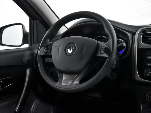 Renault Logan II с пробегом 2015 года, цена 729 000 рублей, 82000 км, седан, Автокод Объявления