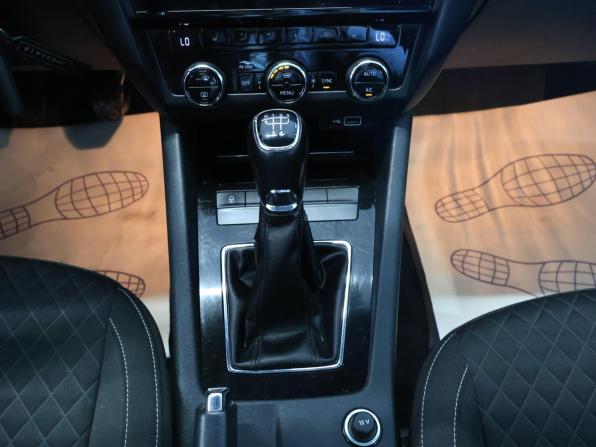 Skoda Octavia III (A7) Рестайлинг с пробегом 2018 года, цена 1 394 000 рублей, 154352 км, лифтбек, Автокод Объявления