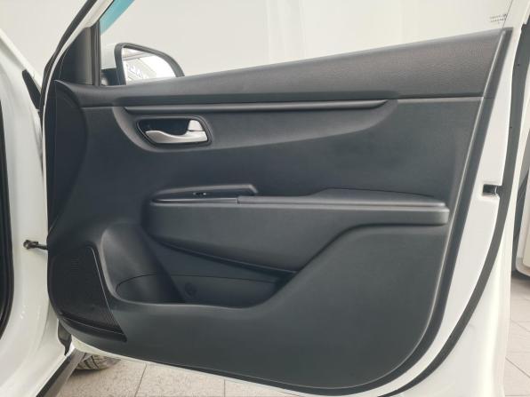 Kia Rio IV с пробегом 2018 года, цена 1 390 000 рублей, 84106 км, хэтчбек, Автокод Объявления