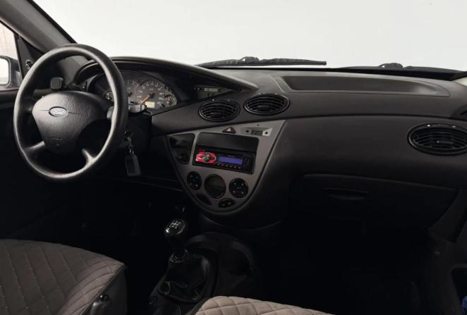 Ford Focus I Рестайлинг с пробегом 2002 года, цена 250 000 рублей, 276168 км, седан, Автокод Объявления
