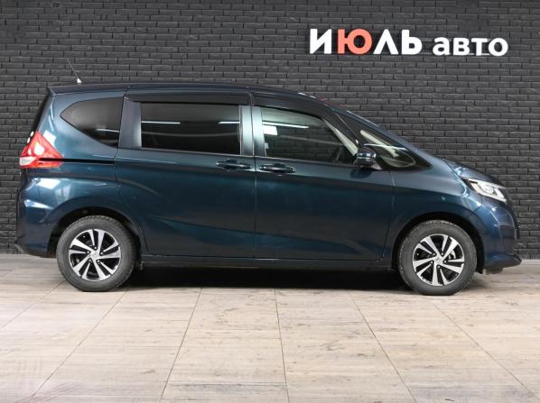 Honda Freed II с пробегом 2018 года, цена 1 590 000 рублей, 62517 км, компактвэн, Автокод Объявления
