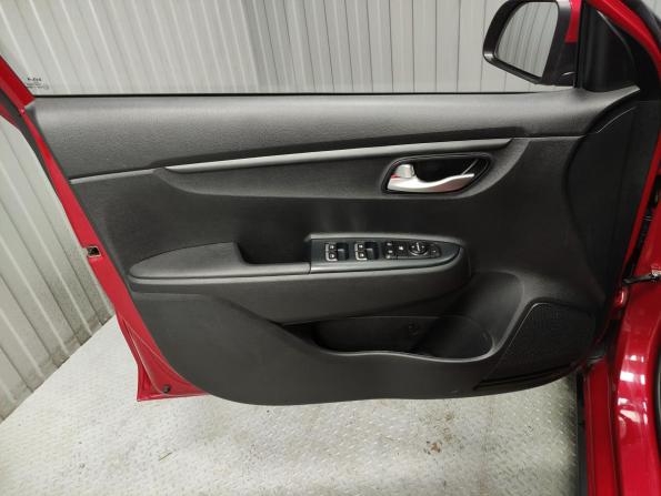 Kia Rio IV Рестайлинг с пробегом 2022 года, цена 1 770 000 рублей, 130000 км, хэтчбек, Автокод Объявления