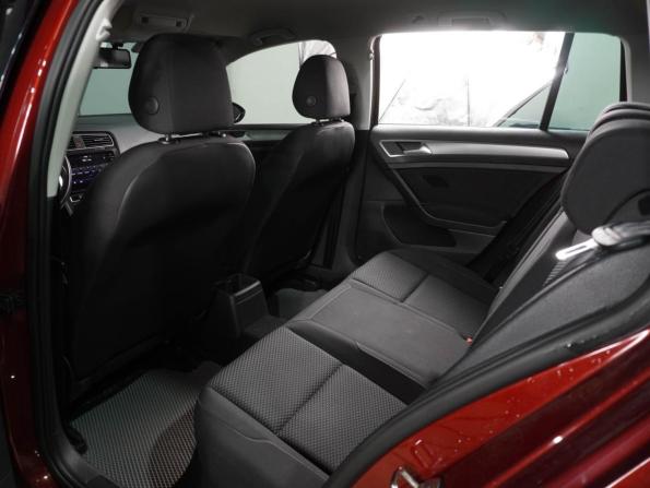 Volkswagen Golf VII Рестайлинг с пробегом 2019 года, цена 1 429 000 рублей, 163159 км, универсал, Автокод Объявления