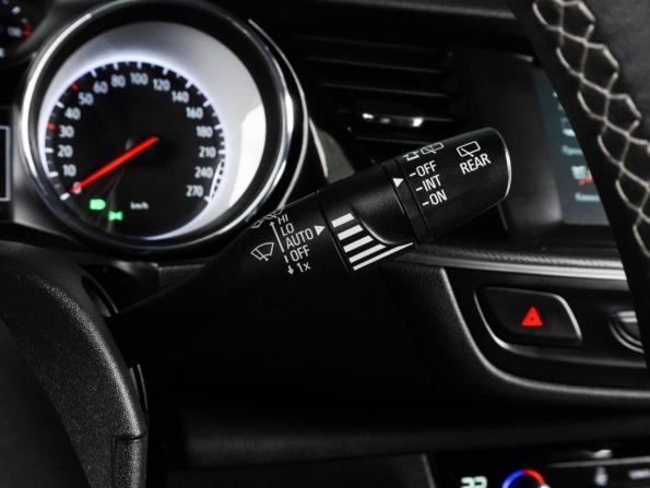 Opel Insignia II Рестайлинг с пробегом 2021 года, цена 2 259 000 рублей, 78955 км, универсал, Автокод Объявления