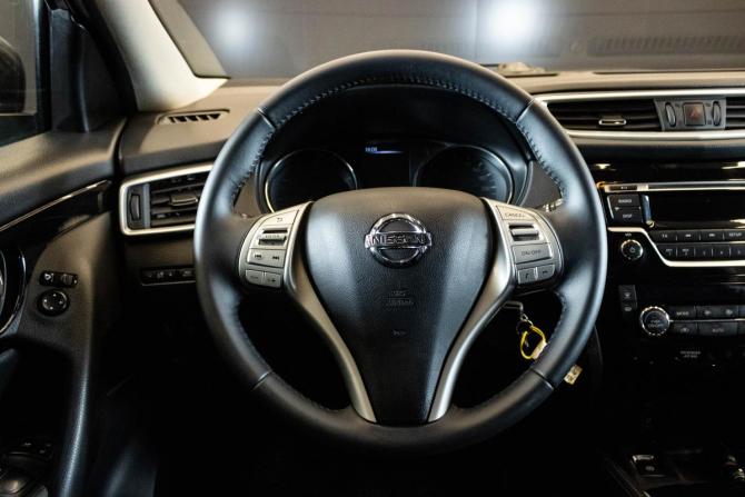 Nissan Qashqai II с пробегом 2017 года, цена 1 595 000 рублей, 124878 км, внедорожник, Автокод Объявления