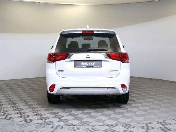 Mitsubishi Outlander III Рестайлинг 3 с пробегом 2022 года, цена 2 525 000 рублей, 33092 км, внедорожник, Автокод Объявления