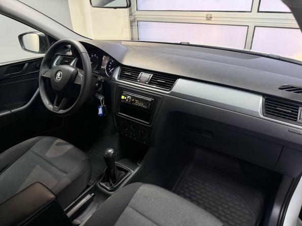 Skoda Rapid I с пробегом 2015 года, цена 969 000 рублей, 118311 км, лифтбек, Автокод Объявления