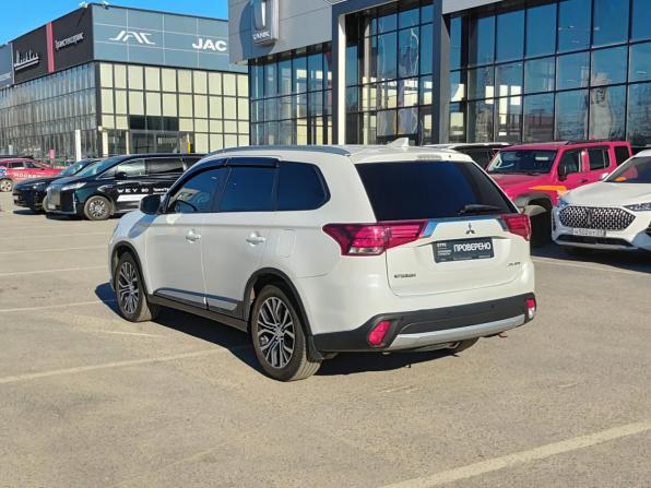 Mitsubishi Outlander III Рестайлинг 2 с пробегом 2018 года, цена 1 451 000 рублей, 175715 км, внедорожник, Автокод Объявления