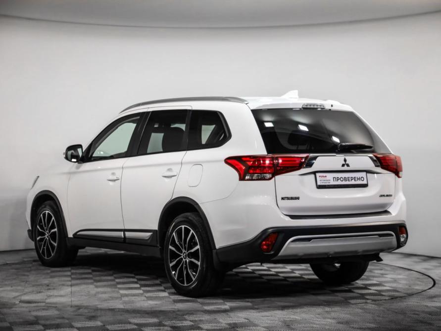 Mitsubishi Outlander III Рестайлинг 3 Санкт-Петербург  - изображение 8