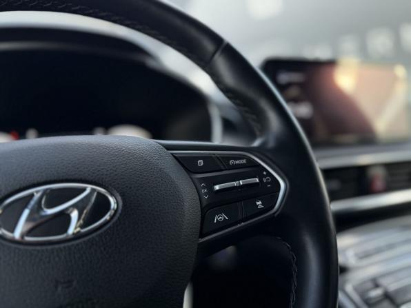 Hyundai Santa Fe IV Рестайлинг с пробегом 2022 года, цена 3 649 000 рублей, 74630 км, внедорожник, Автокод Объявления