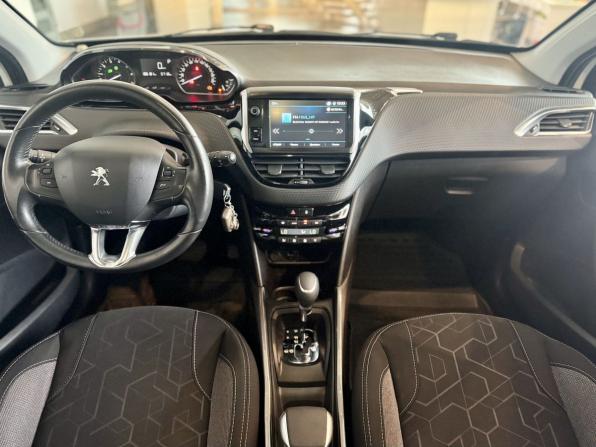 Peugeot 2008 I Рестайлинг с пробегом 2017 года, цена 1 486 000 рублей, 104000 км, внедорожник, Автокод Объявления
